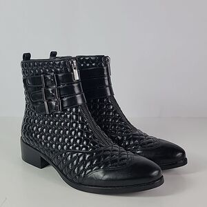 Pelle Moda Black Leather Women's Ankle Booties